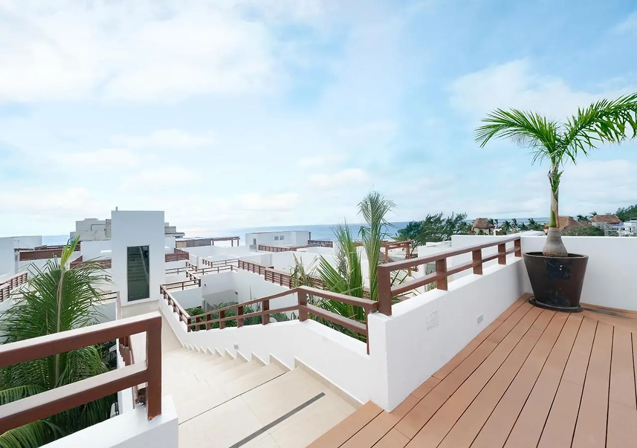 Steps To The Beach, 2 Bed Apt At Casa Del Mar With Rooftop Pool - Condo Clara Playa del Carmen 0*,
