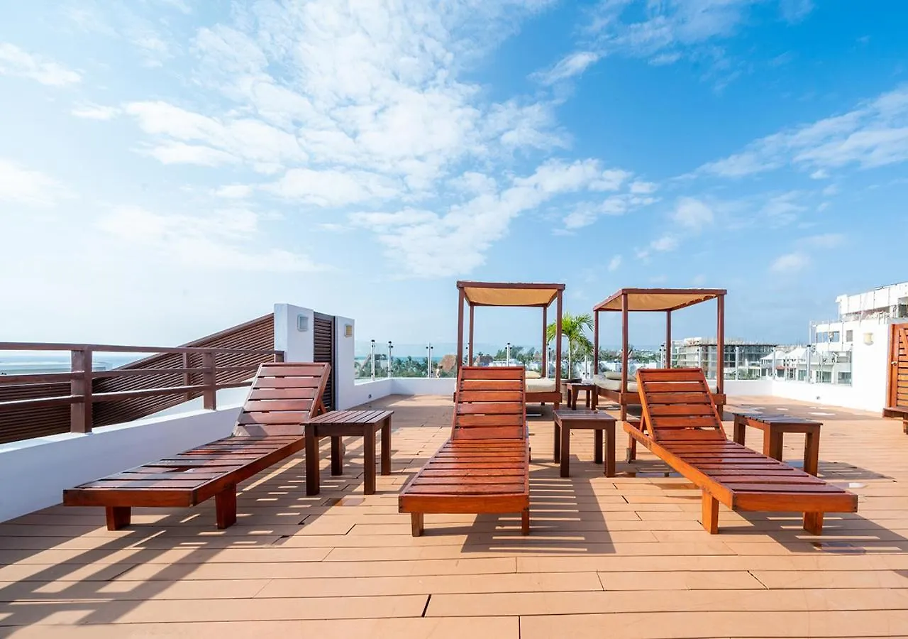 Steps To The Beach, 2 Bed Apt At Casa Del Mar With Rooftop Pool - Condo Clara Playa del Carmen Holiday home