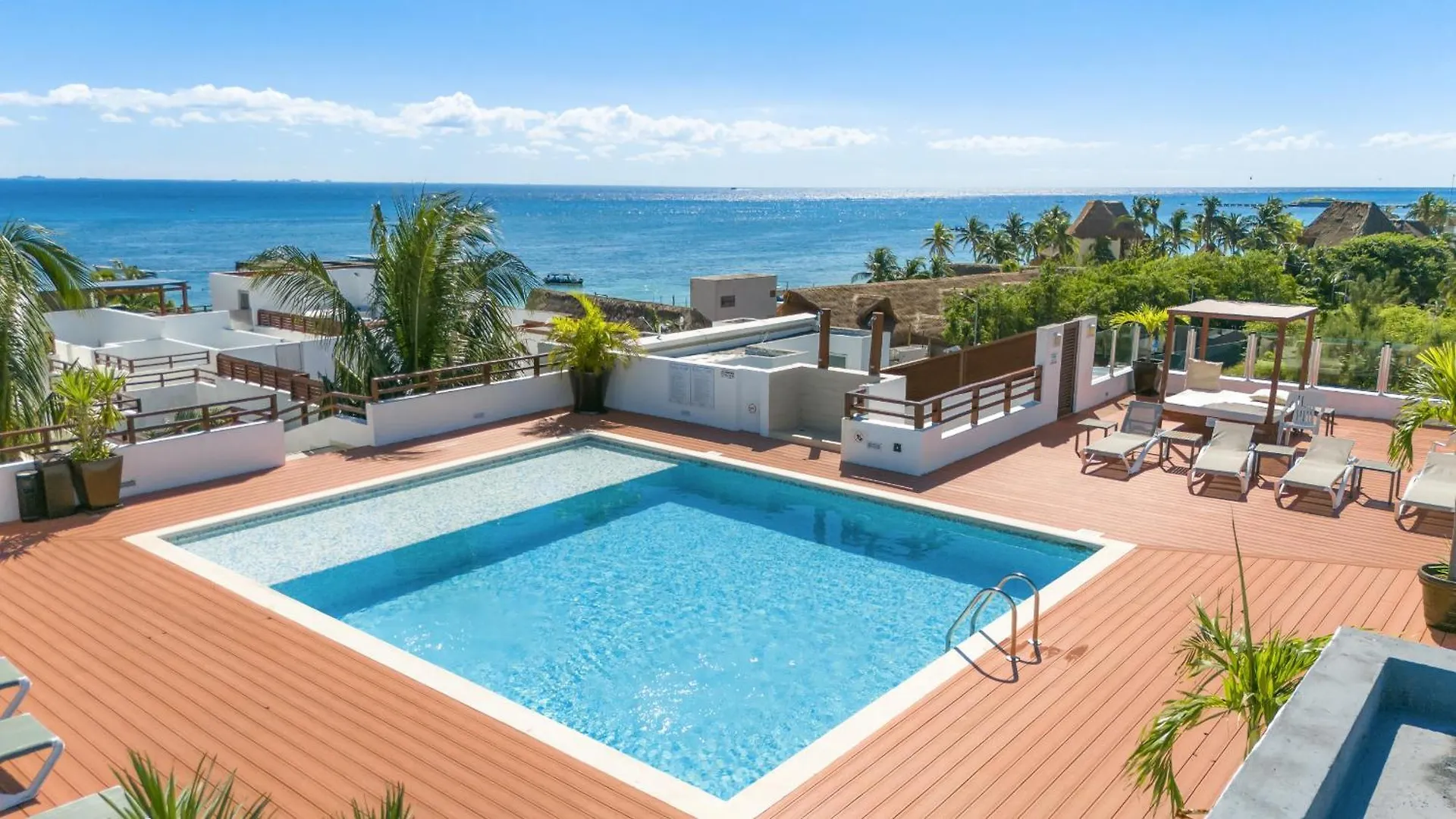 Beachside Condo With 2 Bedroom Rooftop, Pool - At Casa Del Mar, Condo Clara Playa del Carmen