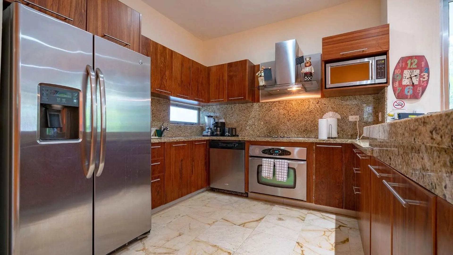 Beachside Condo With 2 Bedroom Rooftop, Pool - At Casa Del Mar, Condo Clara Playa del Carmen