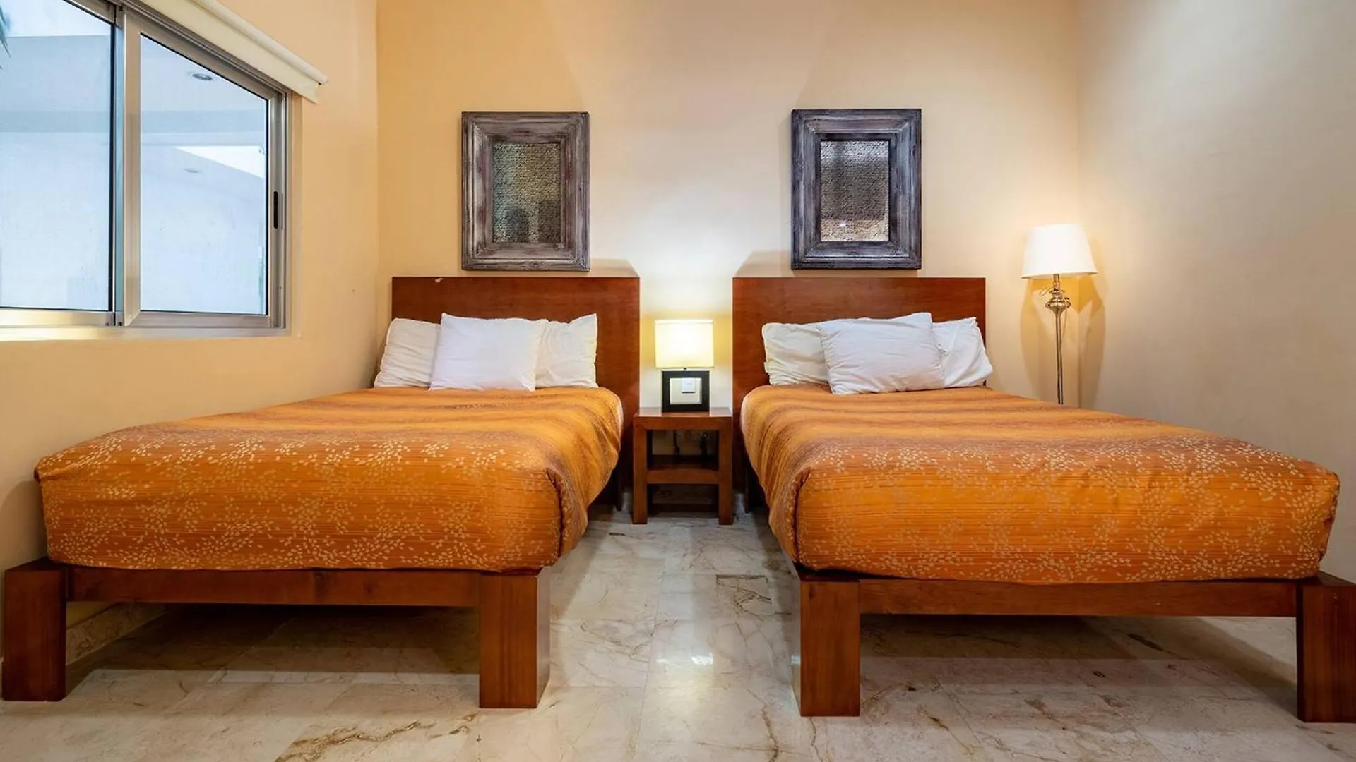 Beachside Condo With 2 Bedroom Rooftop, Pool - At Casa Del Mar, Condo Clara Playa del Carmen 0*,  Messico